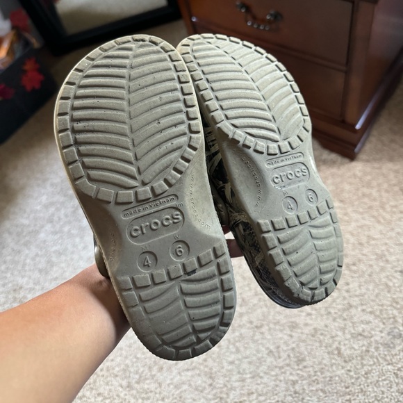 crocs - Picture 2 of 2
